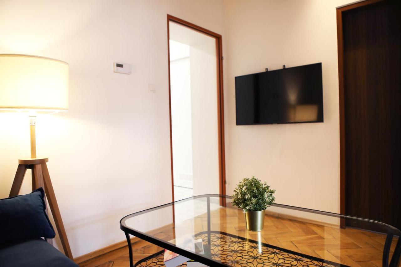 Classic Apartments Pilsudskiego Street Krakow Bagian luar foto