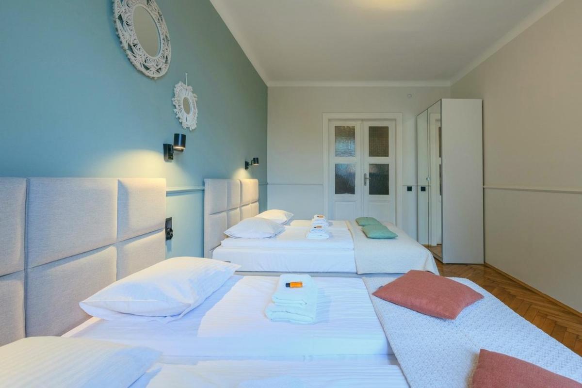 Classic Apartments Pilsudskiego Street Krakow Bagian luar foto
