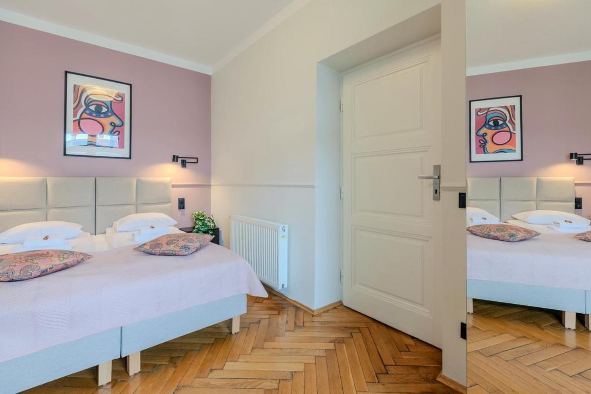 Classic Apartments Pilsudskiego Street Krakow Bagian luar foto